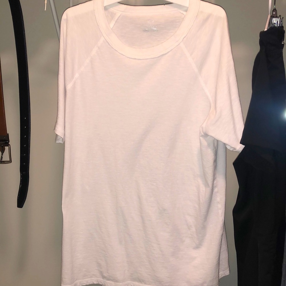 White tee